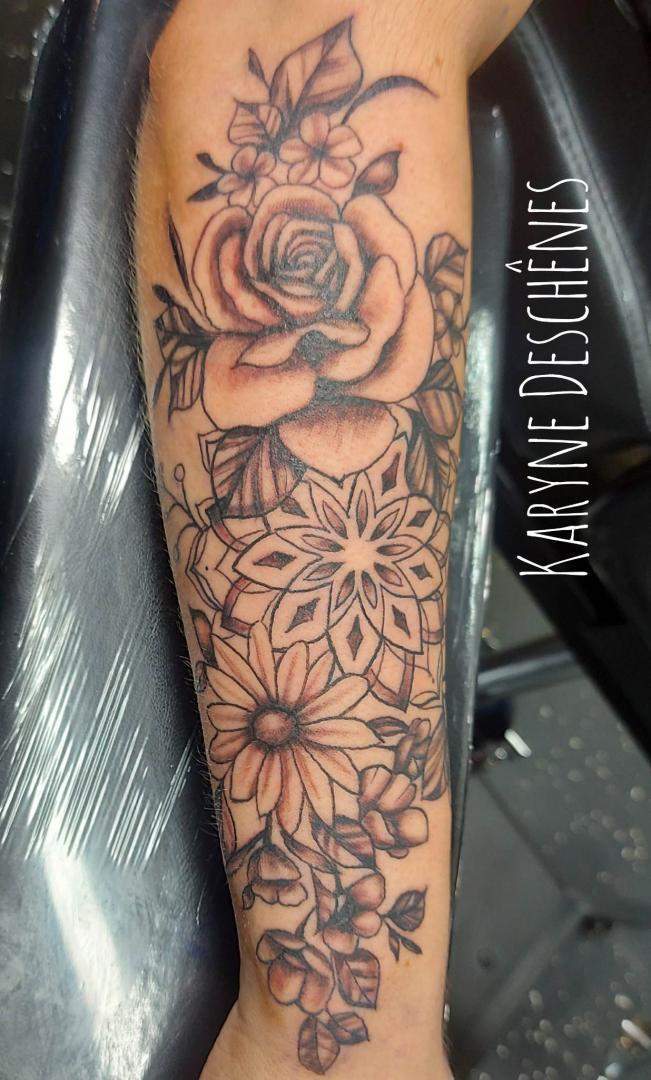 Tatouage minimaliste Joliette