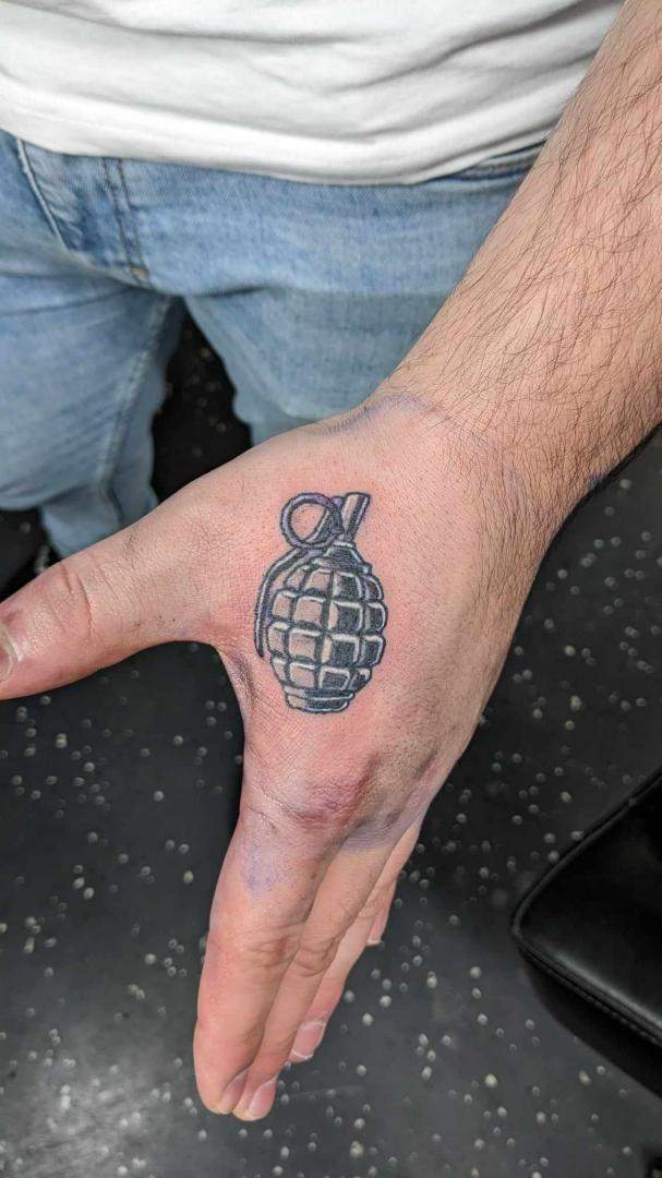 Tatouage minimaliste Joliette