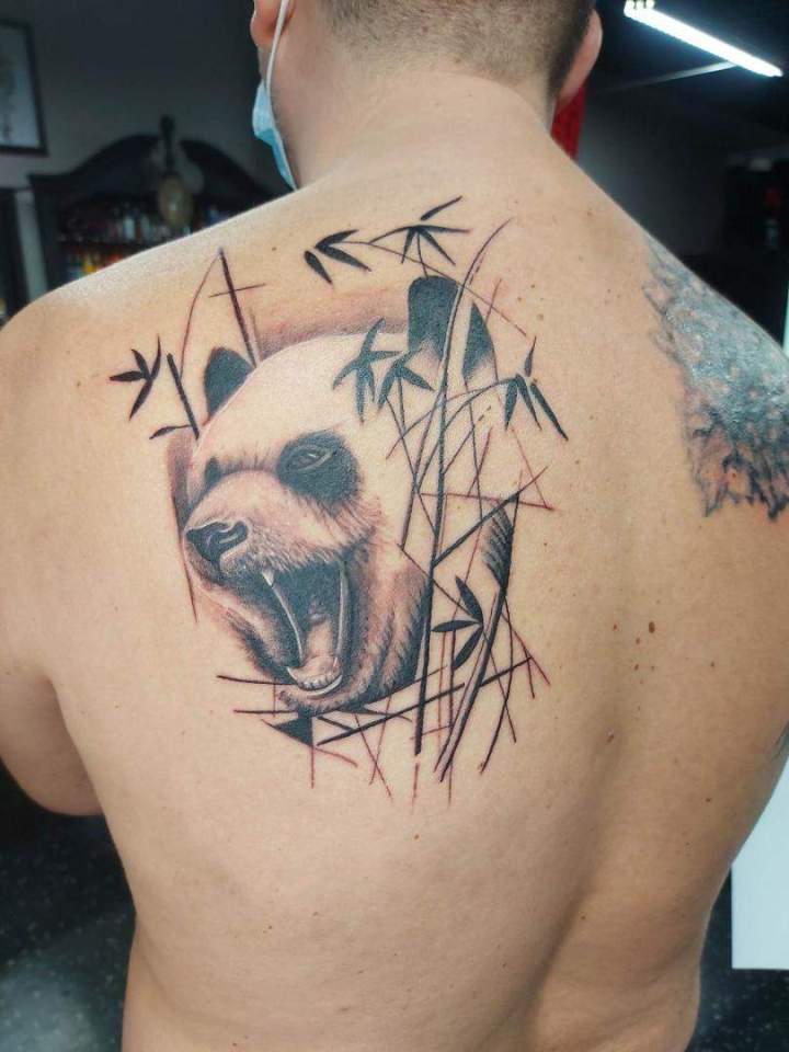Tatouage noir et gris Joliette
