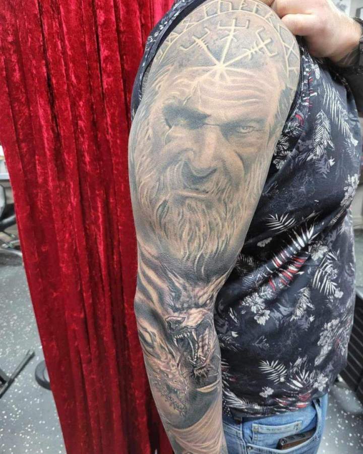 Tatouage noir et gris Joliette